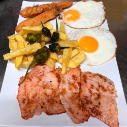 Plato combinado con lomo,...